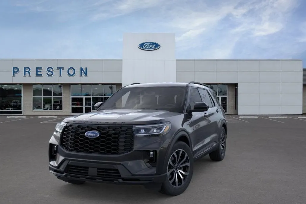 2025 Ford Explorer ST-Line photo 1
