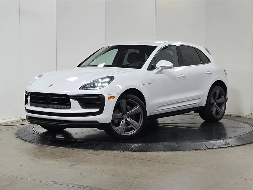 2024 Porsche Macan photo 1