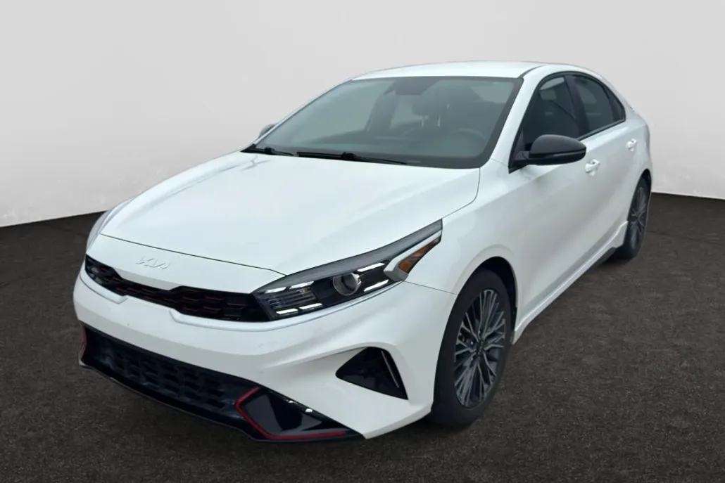 2023 Kia Forte GT-Line photo 1