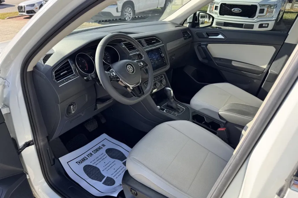 2021 Volkswagen Tiguan SE photo 1