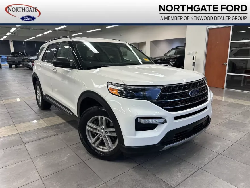 2022 Ford Explorer XLT photo 1