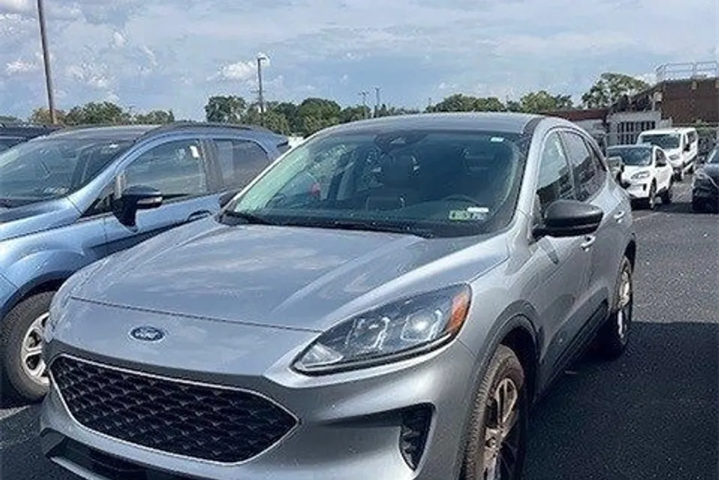 2022 Ford Escape SE photo 1