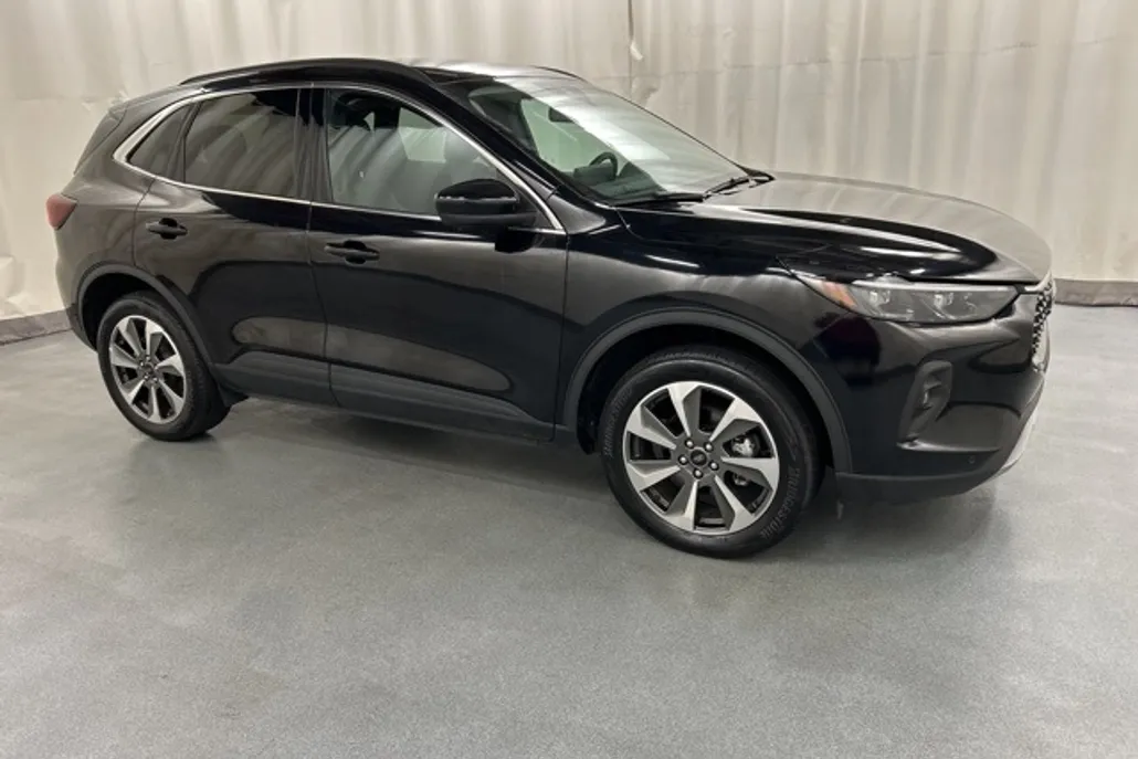2024 Ford Escape Platinum photo 1