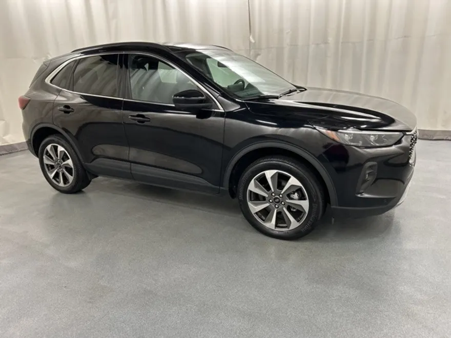 2024 Ford Escape Platinum photo 1