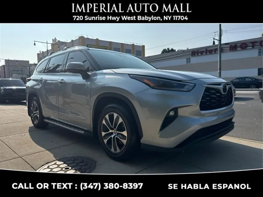 2021 Toyota Highlander XLE photo 1