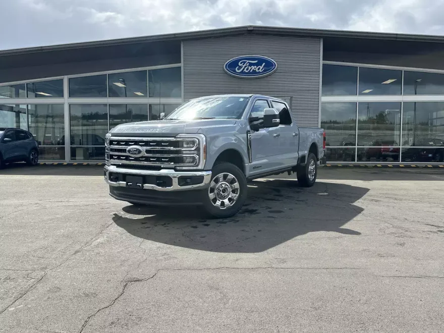 2025 Ford F-250 Lariat photo 1