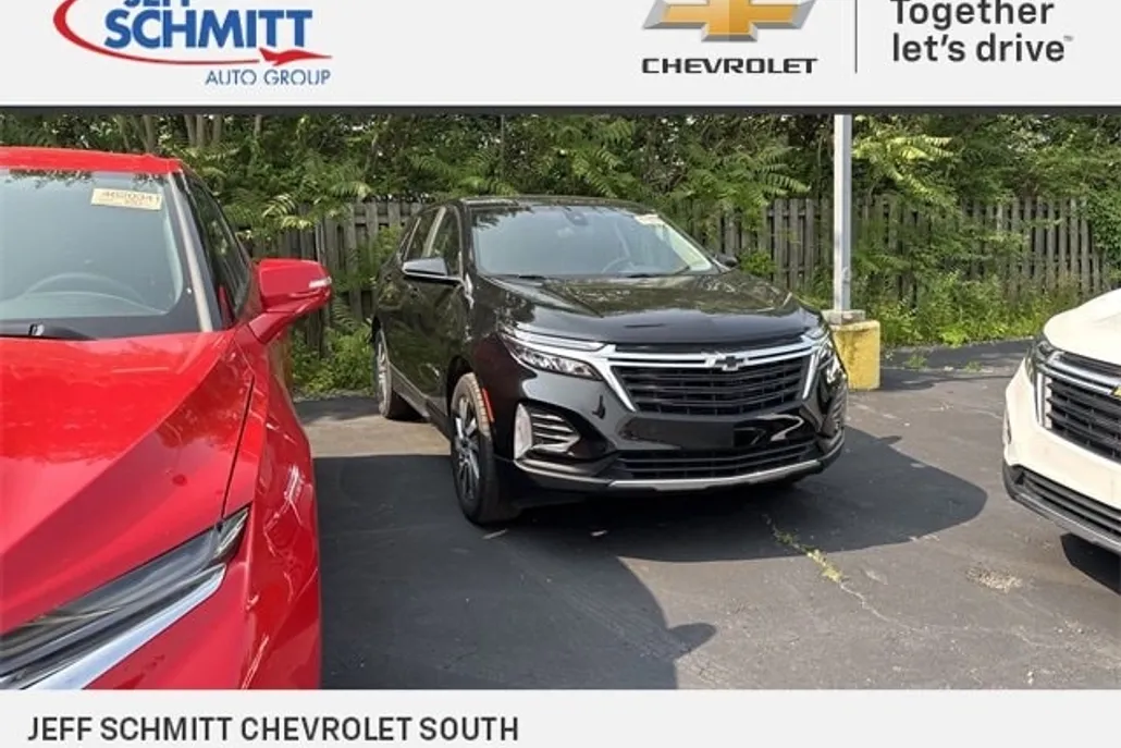 2023 Chevrolet Equinox LT photo 1
