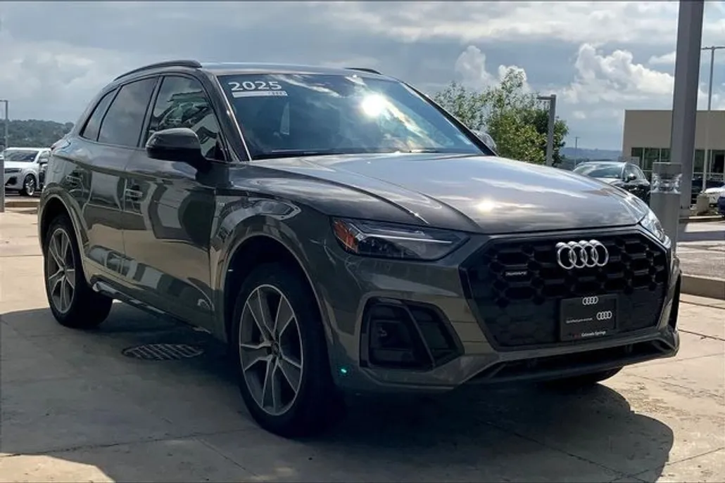2025 Audi Q5 45 S line Premium photo 1