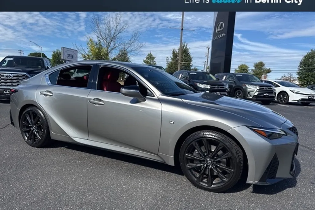 2023 Lexus IS 350 F SPORT photo 1