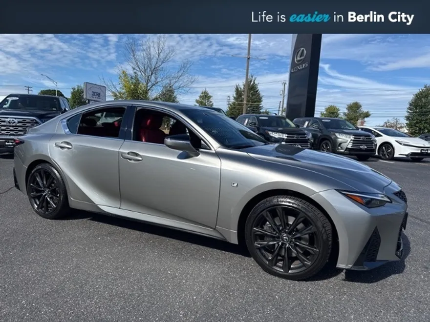 2023 Lexus IS 350 F SPORT photo 1