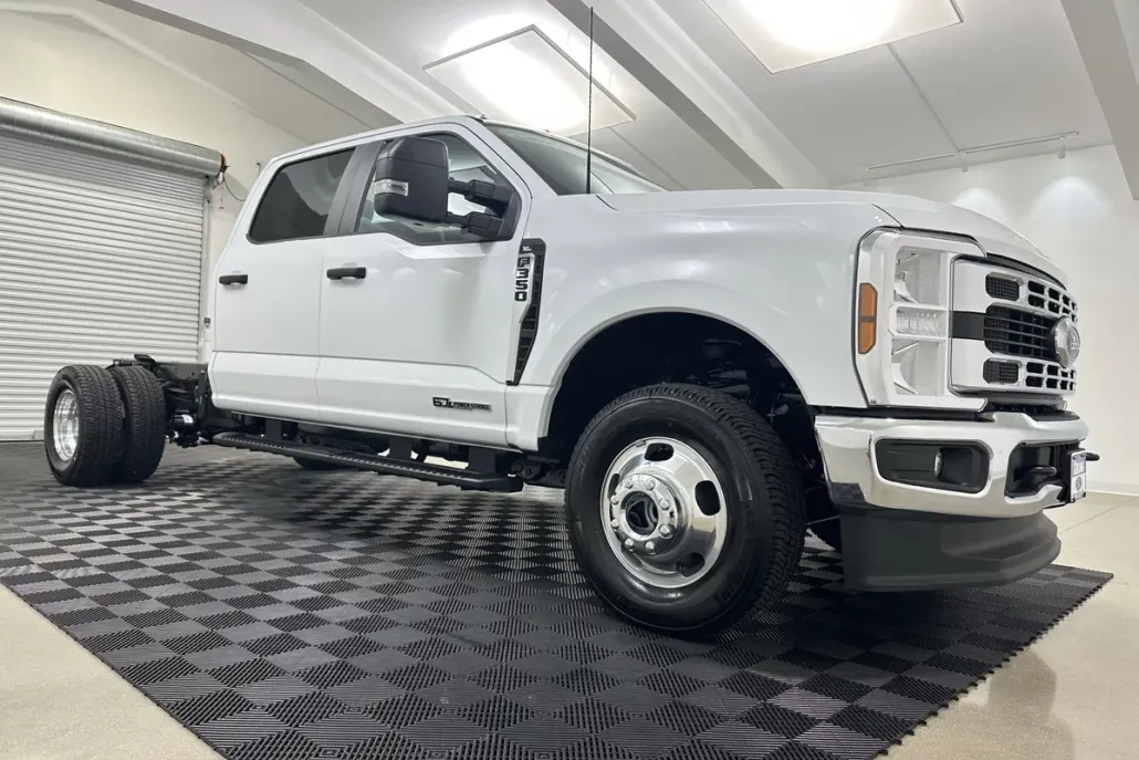2025 Ford F-350 photo 1
