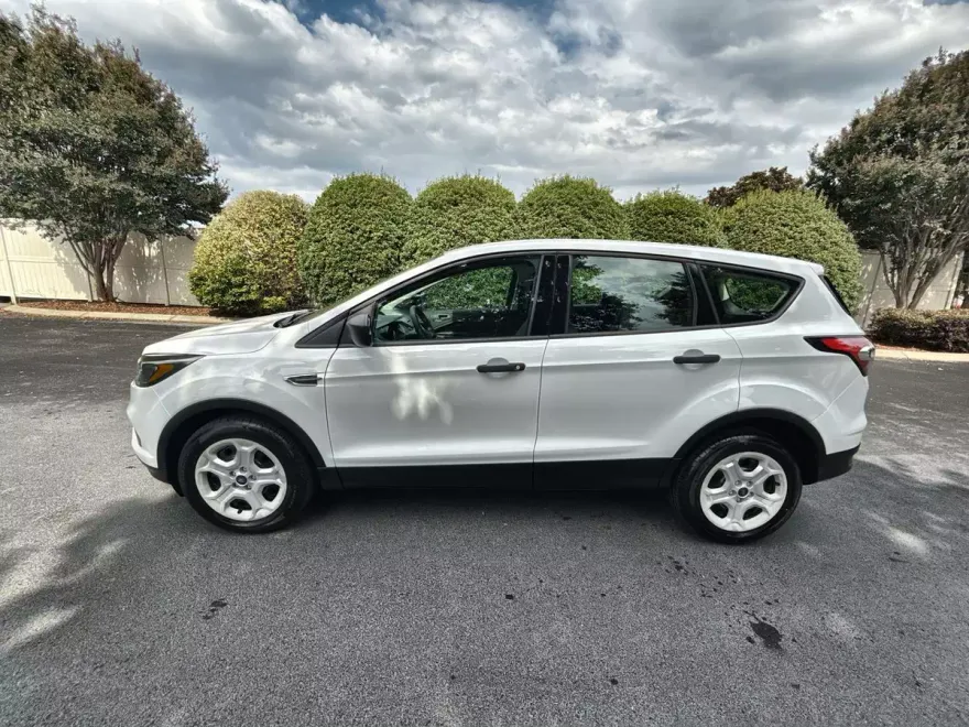 2018 Ford Escape S photo 1