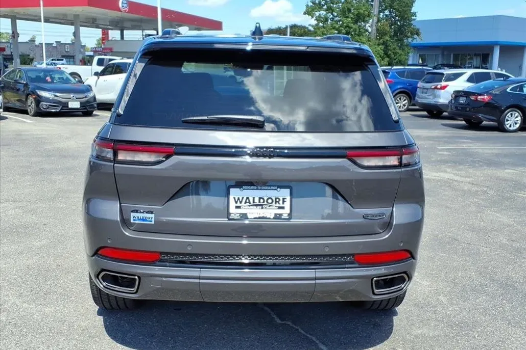 2025 Jeep Grand Cherokee Summit photo 1