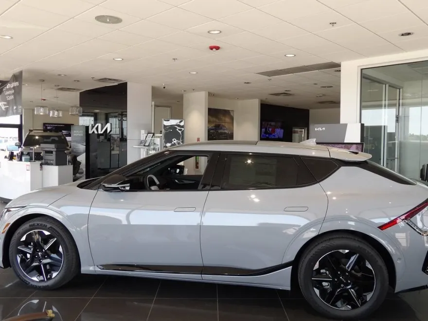 2025 Kia EV6 GT-Line photo 1