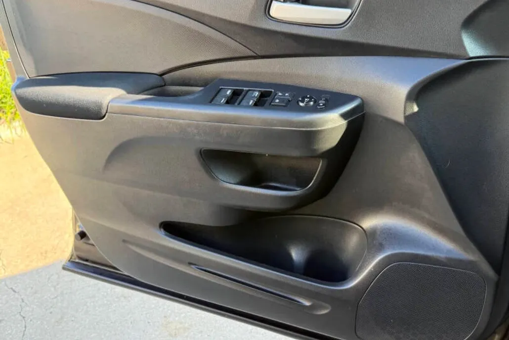 2013 Honda CR-V LX photo 1