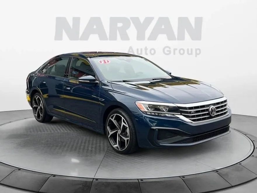 2021 Volkswagen Passat 2.0T R-Line photo 1