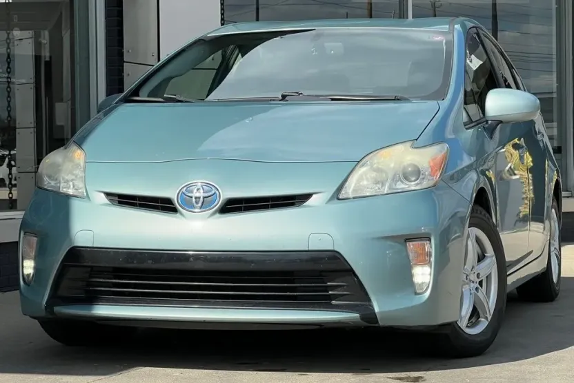 2014 Toyota Prius Four photo 1
