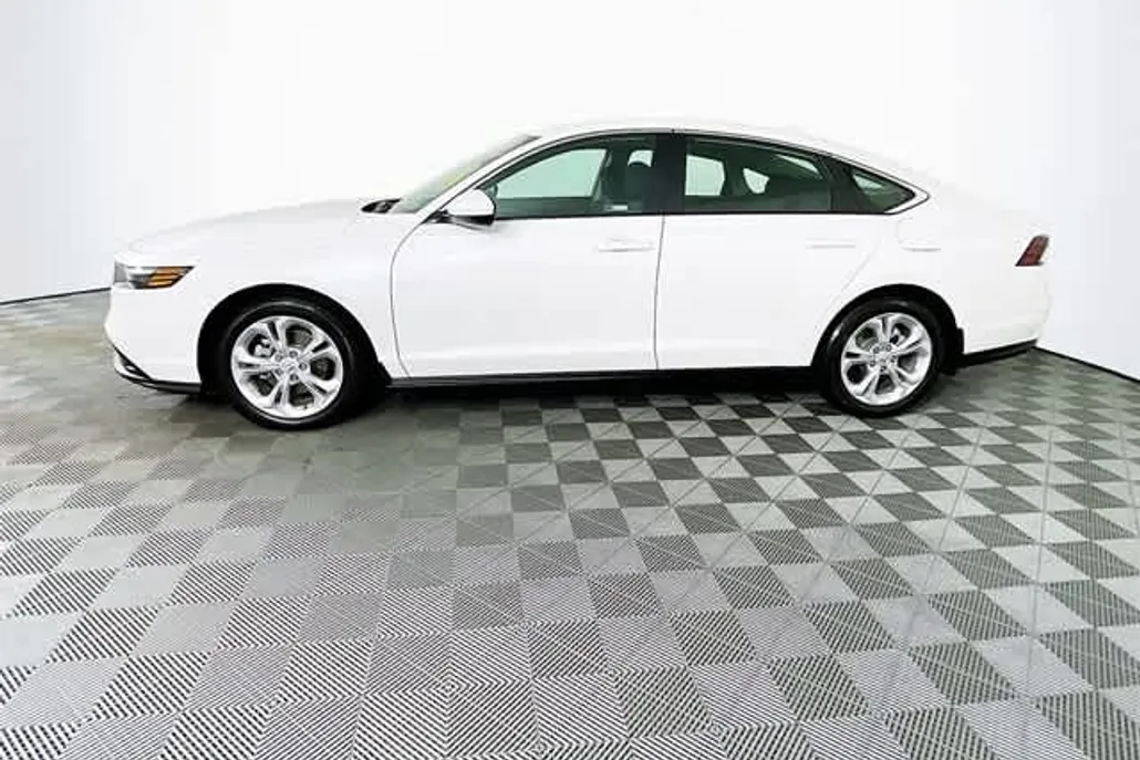 2025 Honda Accord 1.5T LX photo 1