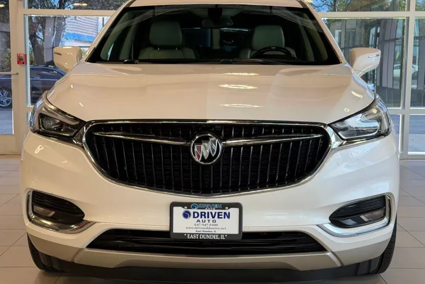 2018 Buick Enclave Essence photo 1