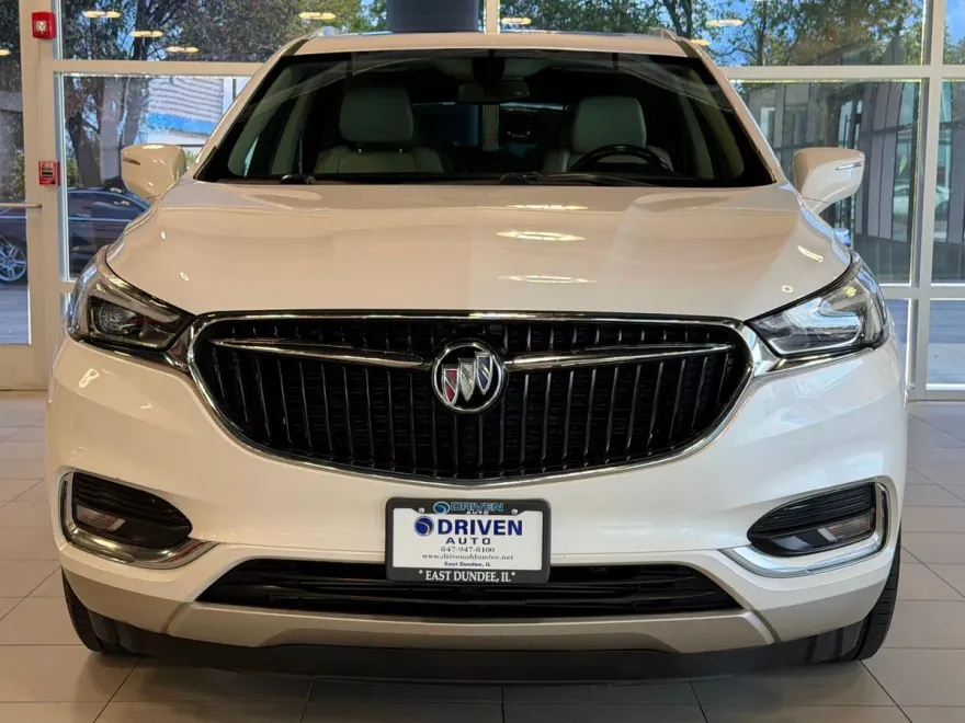 2018 Buick Enclave Essence photo 1