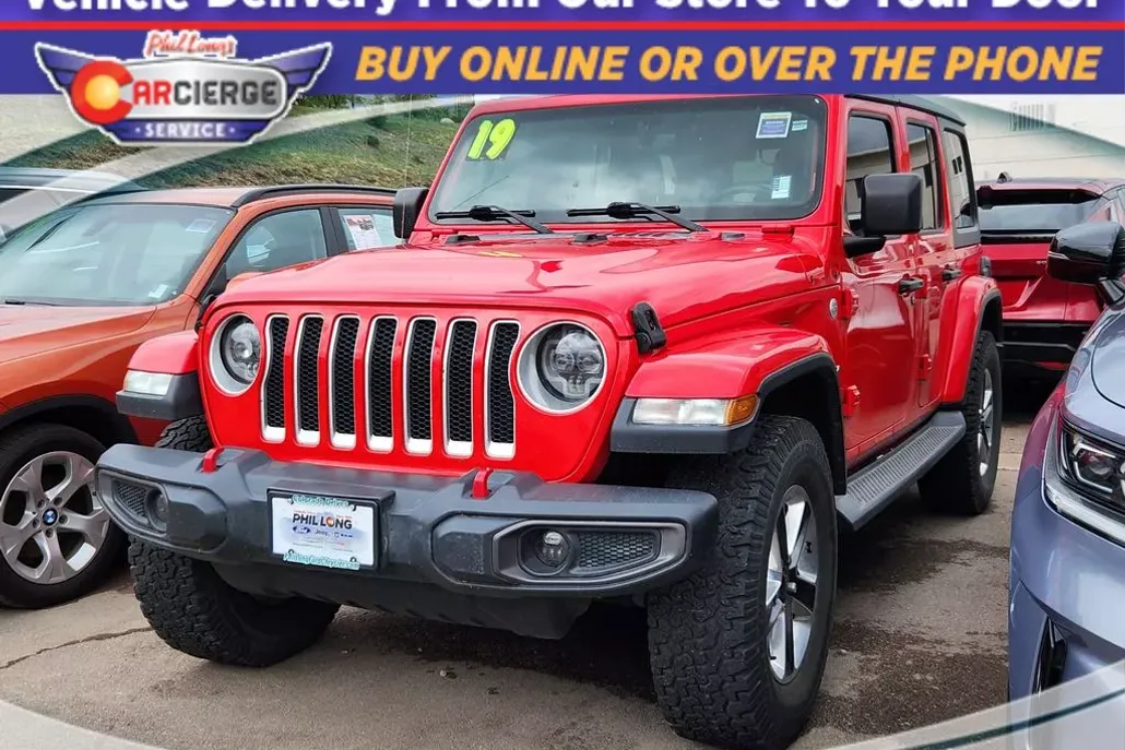 2019 Jeep Wrangler Unlimited Sahara photo 1