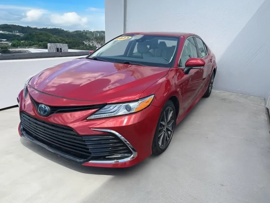 2023 Toyota Camry Hybrid XLE photo 1