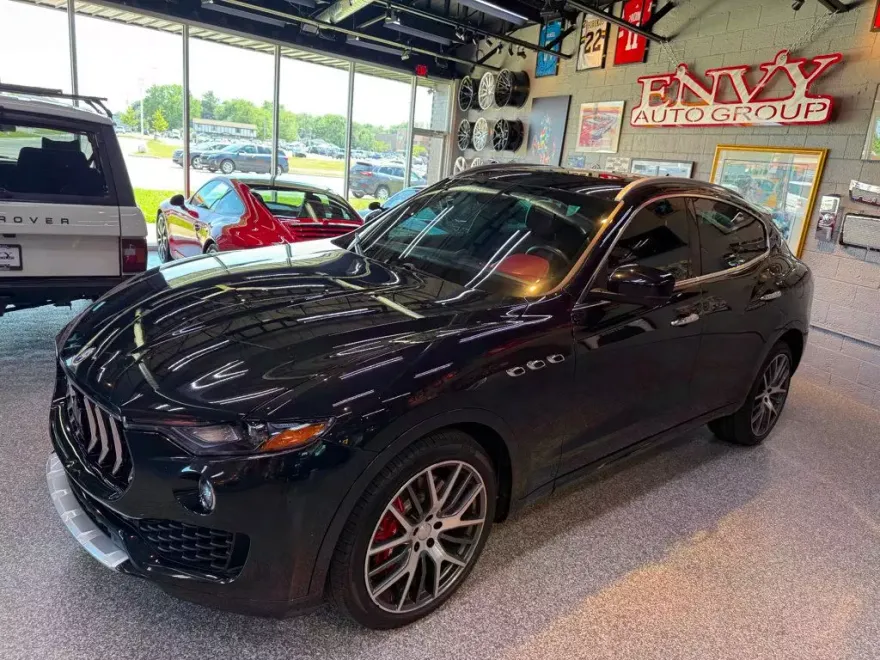 2017 Maserati Levante photo 1