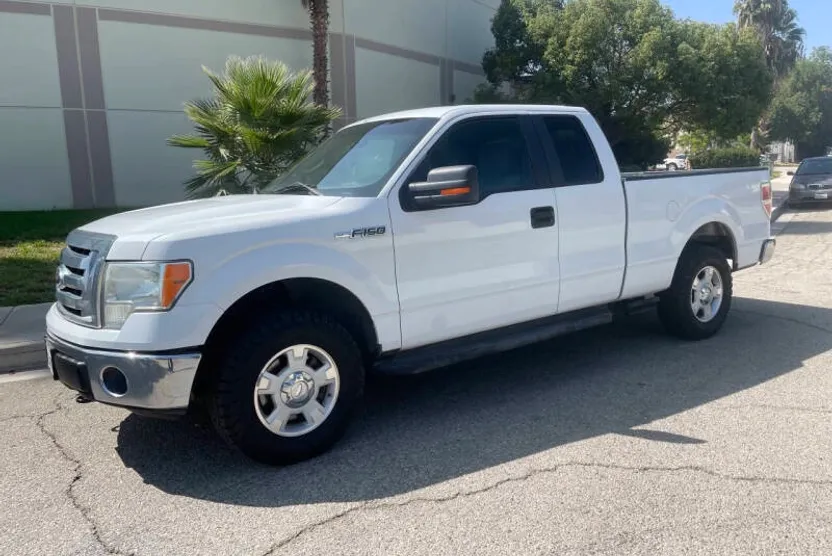 2012 Ford F-150 XLT photo 1