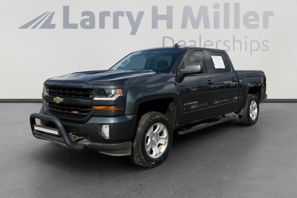 2018 Chevrolet Silverado 1500 LT photo 1