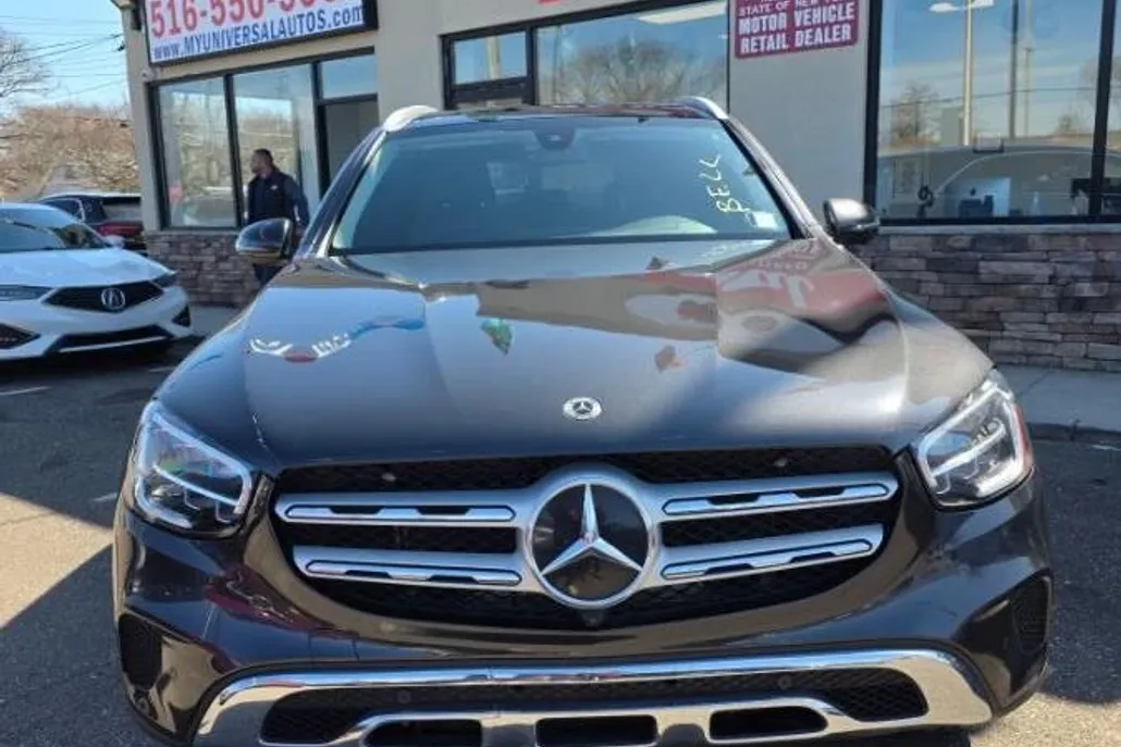 2021 Mercedes Benz GLC 300 photo 1