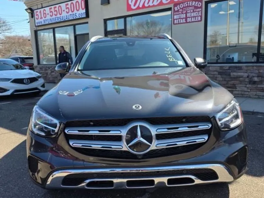 2021 Mercedes Benz GLC 300 photo 1
