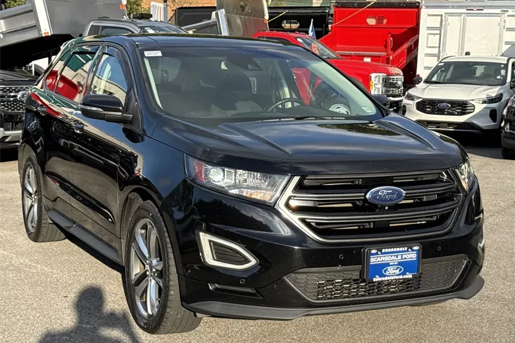 2018 Ford Edge Sport photo 1