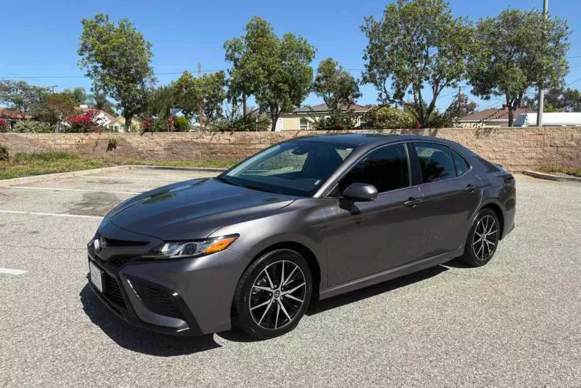 2024 Toyota Camry SE photo 1