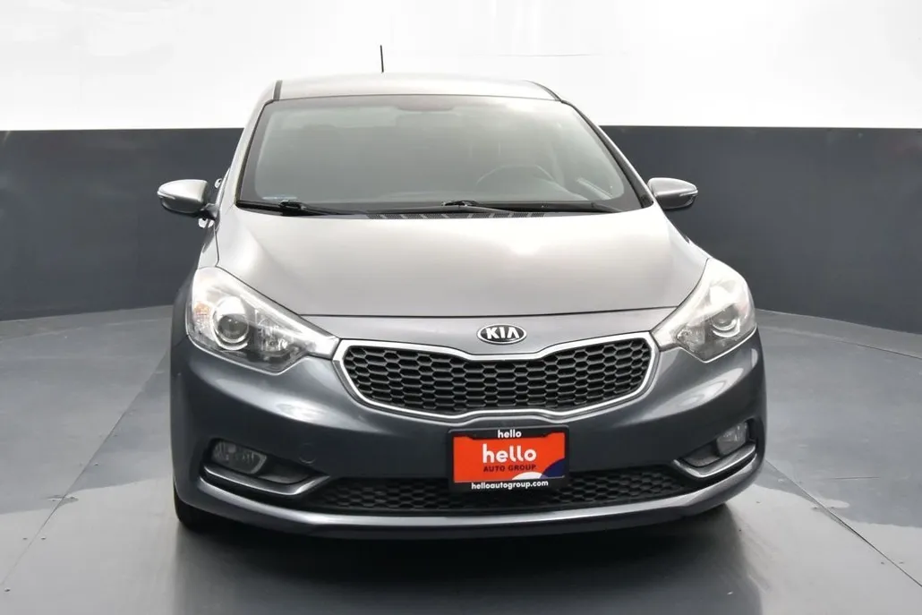 2016 Kia Forte EX photo 1
