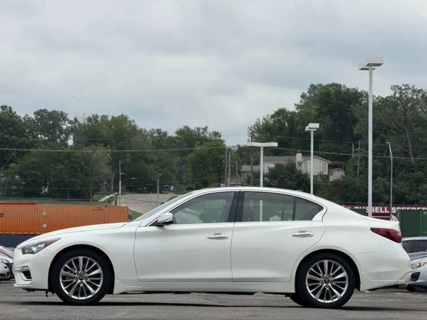 2021 Infiniti Q50 LUXE photo 1