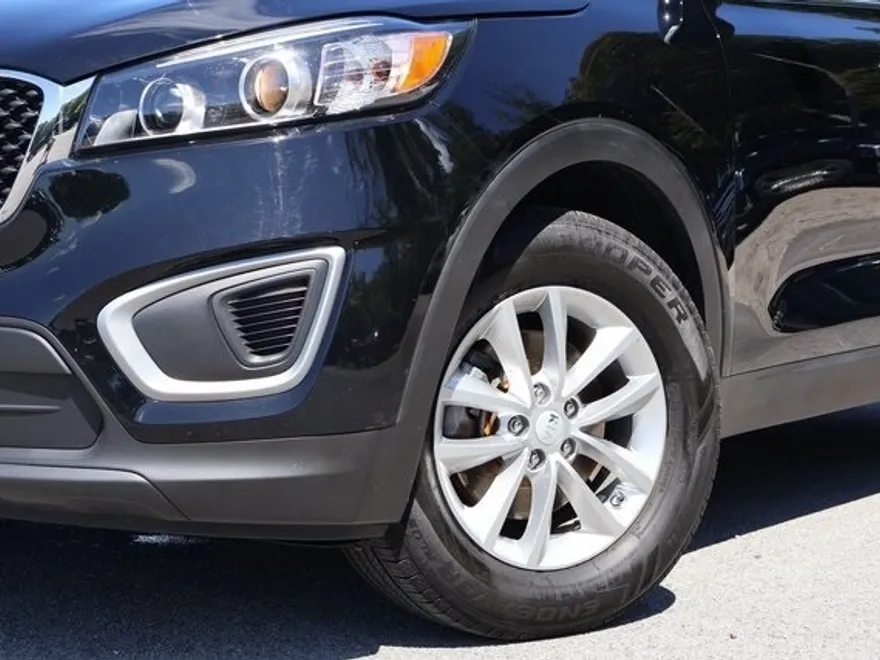 2018 Kia Sorento LX photo 1