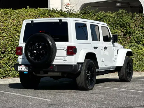 2024 Jeep Wrangler Sahara 4xe photo 4