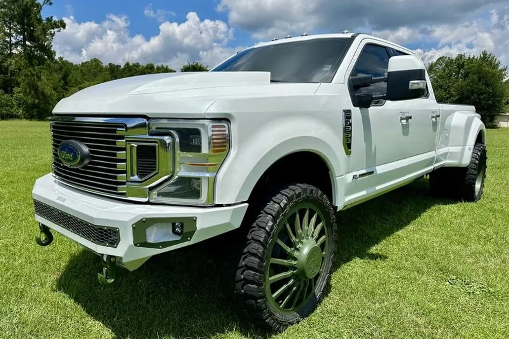 2021 Ford F-350 Limited photo 1