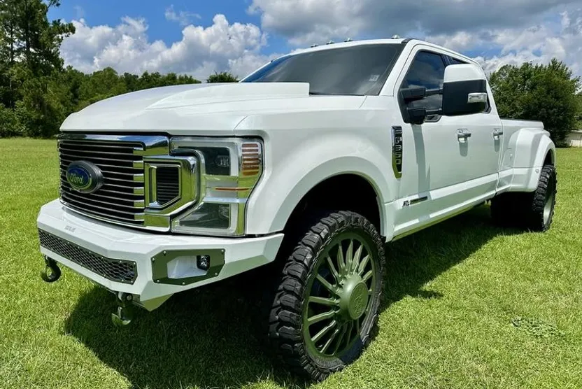 2021 Ford F-350 Limited photo 1