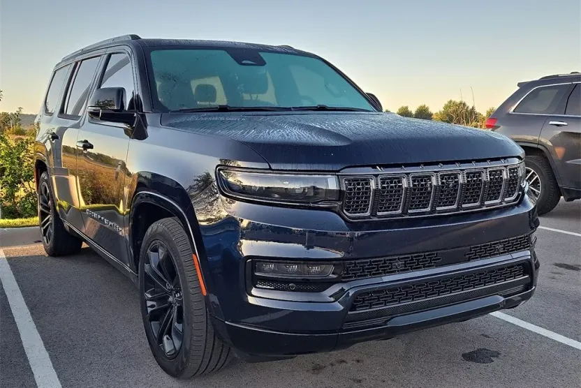 2024 Jeep Grand Wagoneer II photo 1