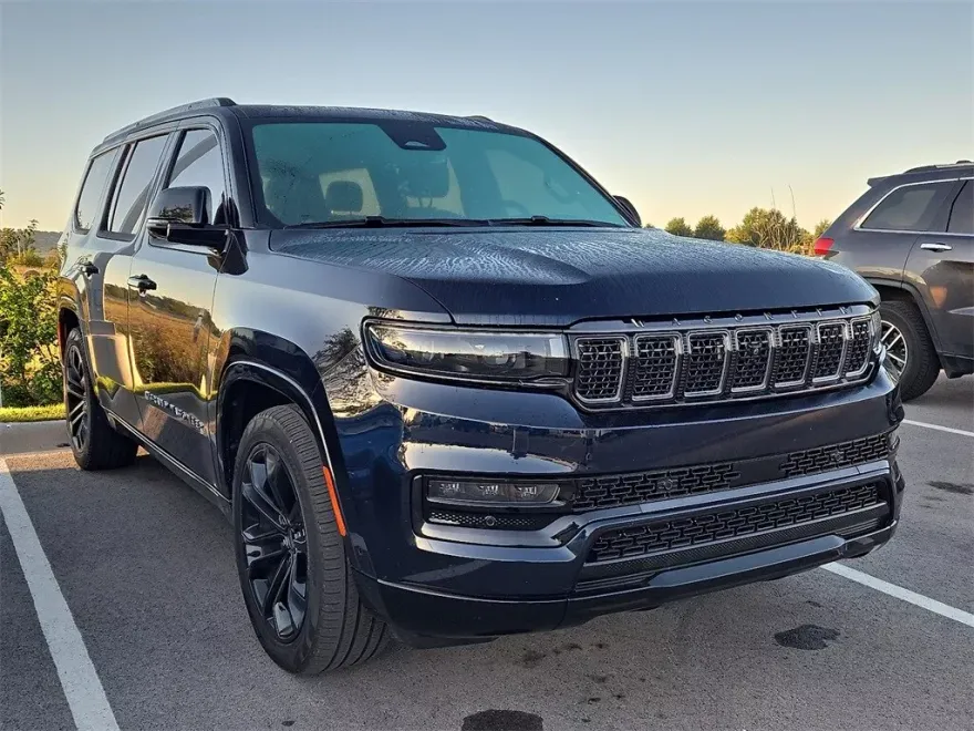 2024 Jeep Grand Wagoneer II photo 1