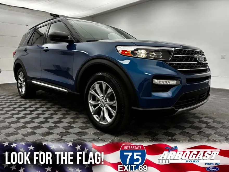 2023 Ford Explorer XLT photo 1