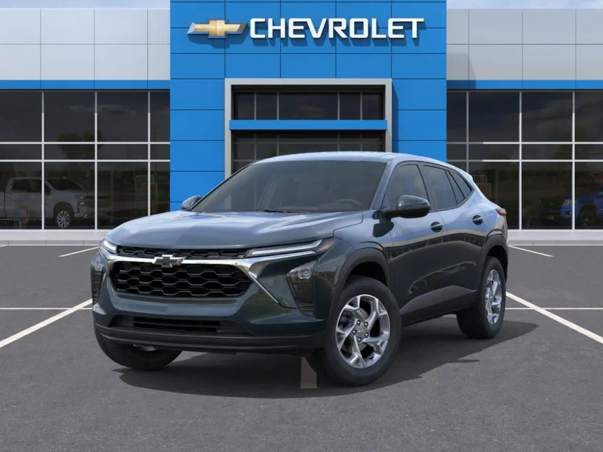 2025 Chevrolet Trax LS photo 1