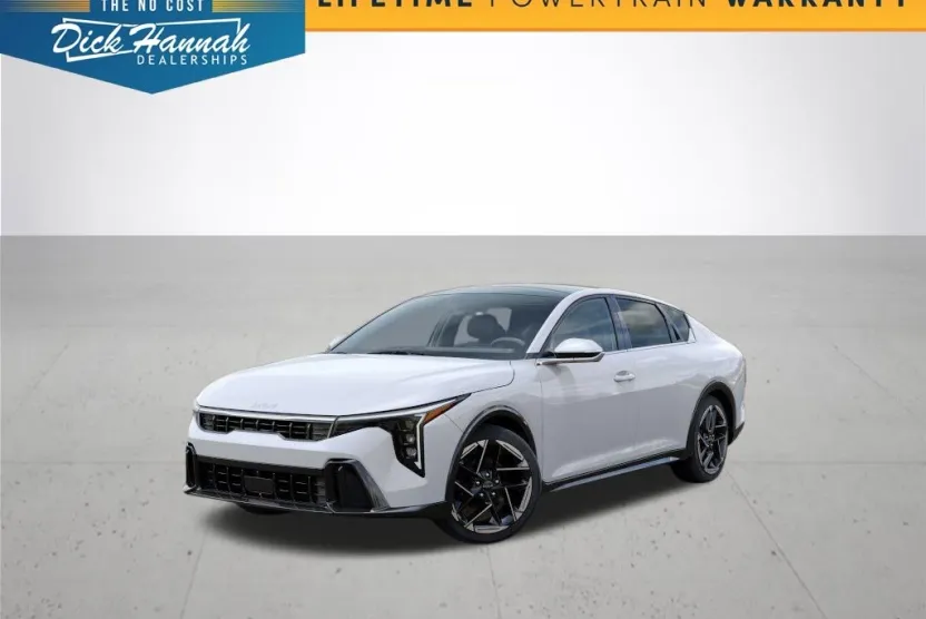 2025 Kia K4 GT-Line photo 1