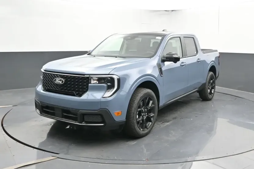 2025 Ford Maverick Lariat photo 1