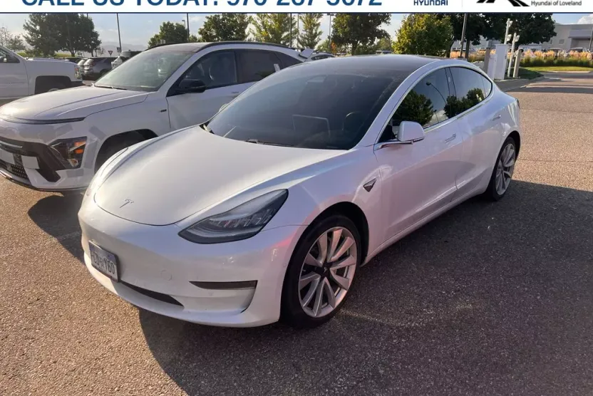 2019 Tesla Model 3 Mid Range photo 1