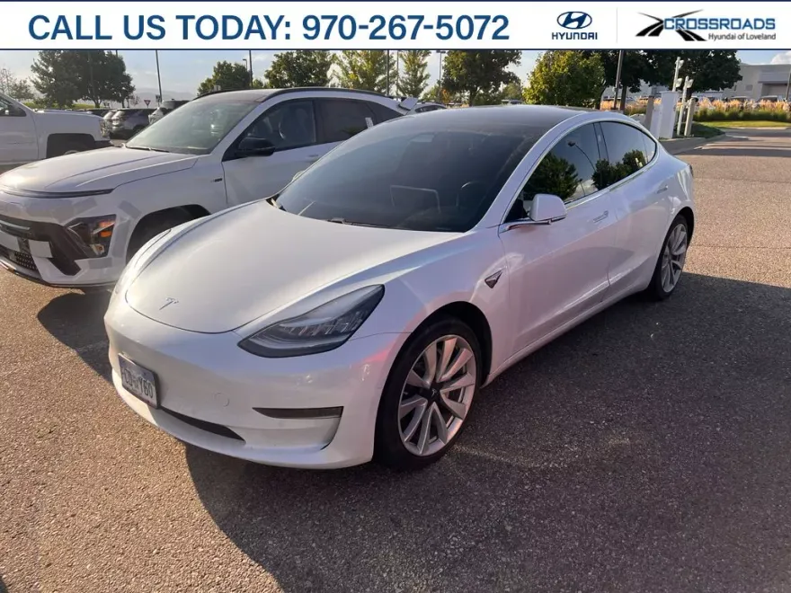 2019 Tesla Model 3 Mid Range photo 1