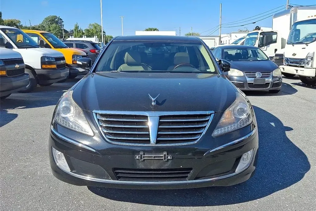 2011 Hyundai Equus Signature photo 1