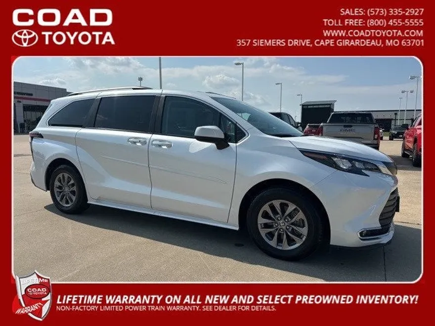 2024 Toyota Sienna XLE photo 1