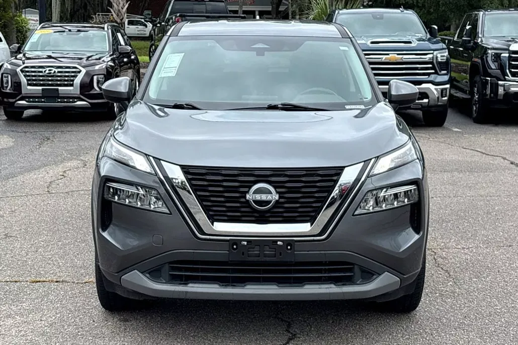 2023 Nissan Rogue SV photo 1